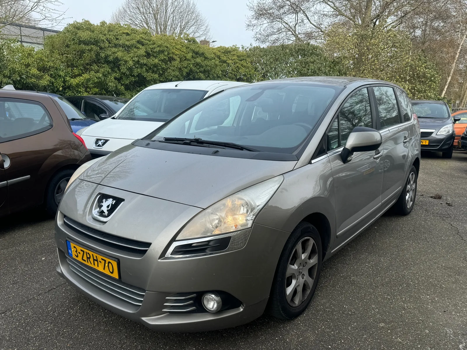 Peugeot 5008 (2010) — foto 1