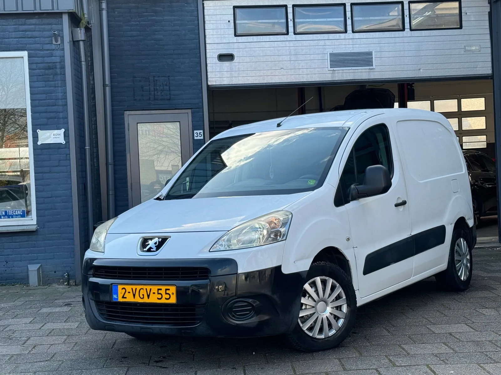Peugeot Partner (2010) — foto 1