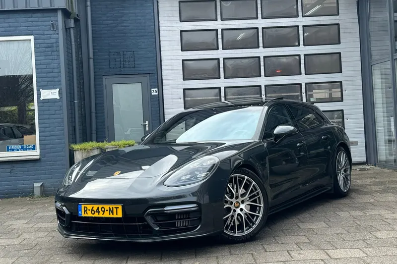 Porsche Panamera (2022)