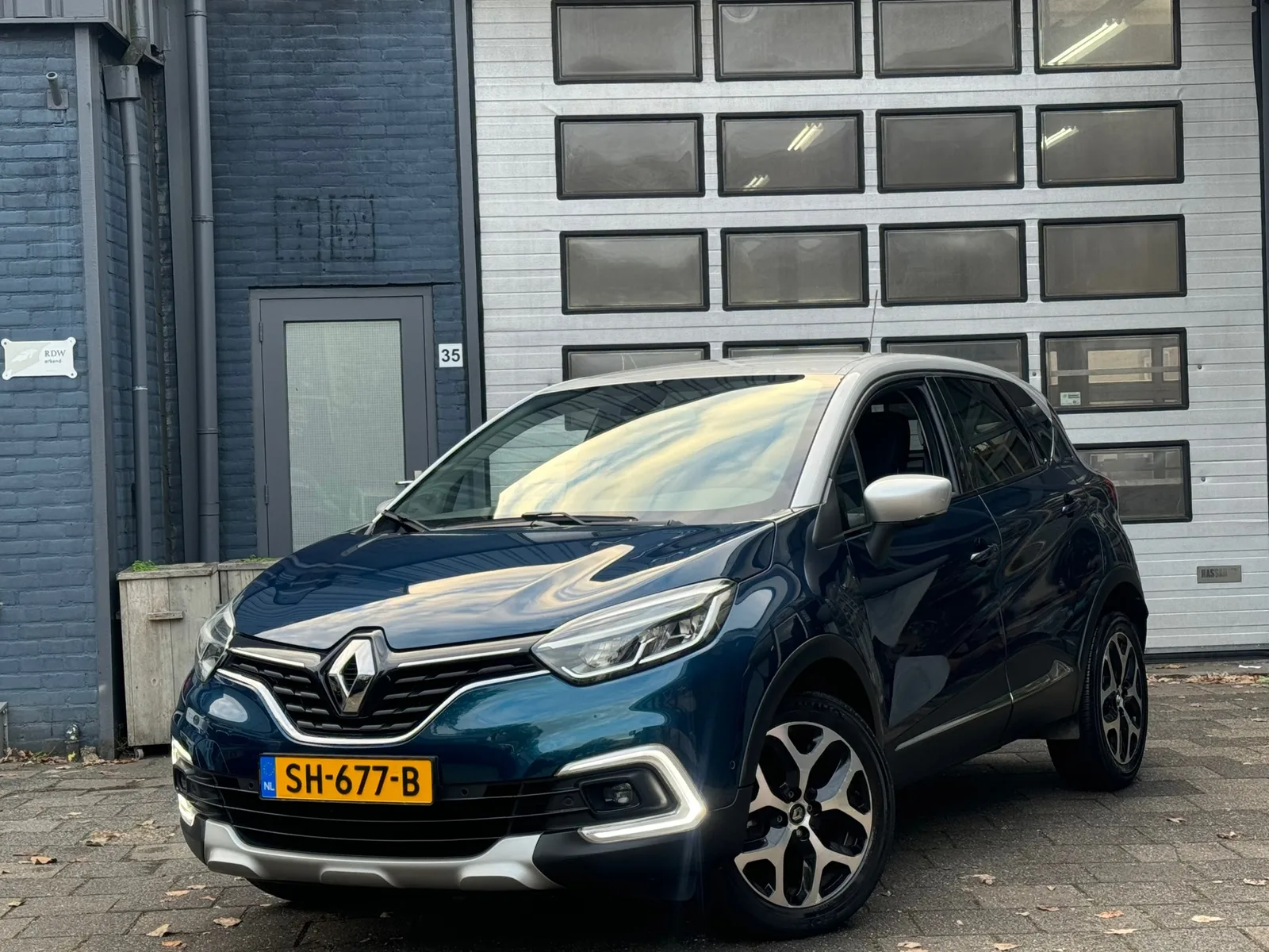 Renault Captur (2018) — foto 1
