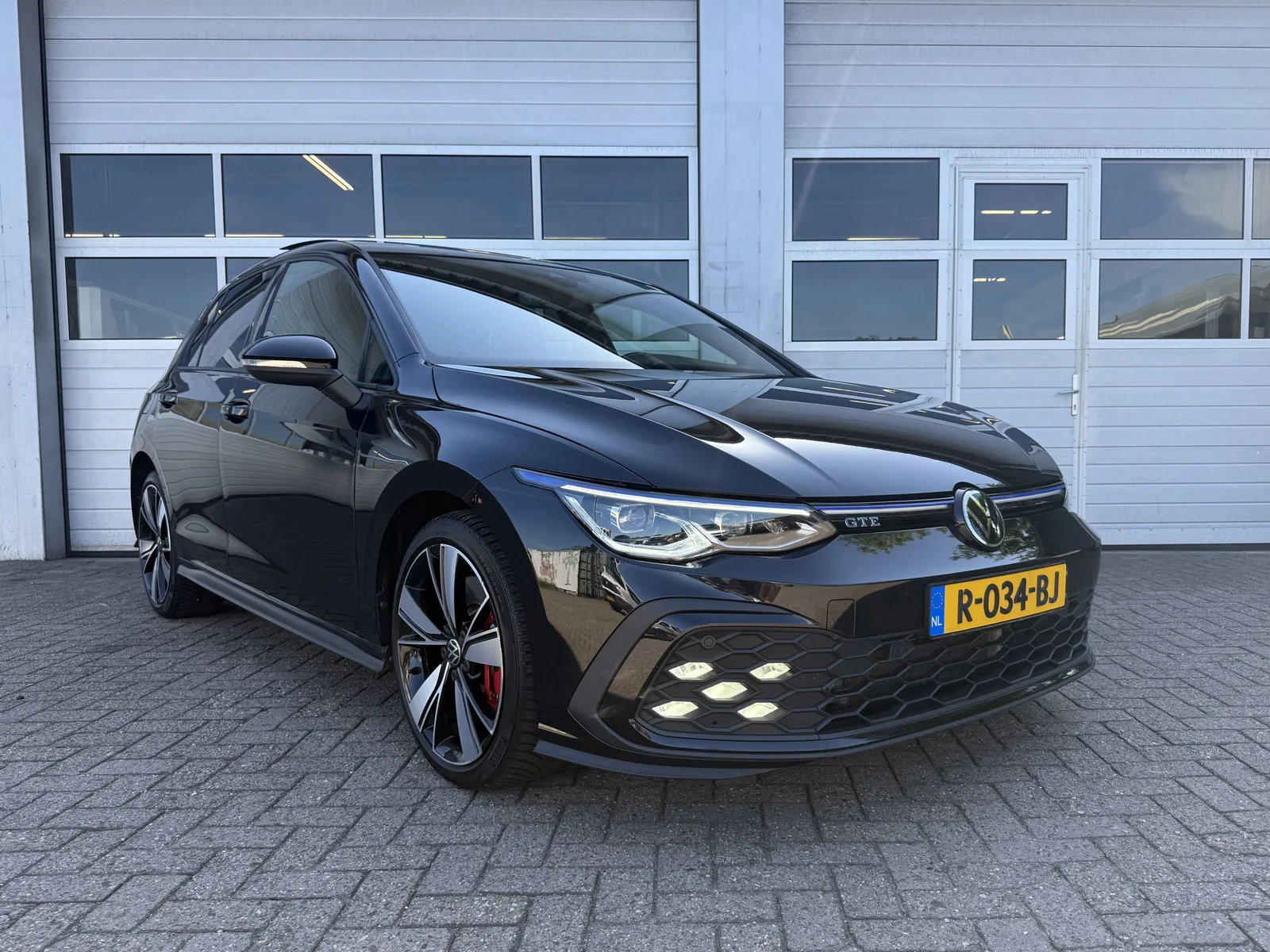 Volkswagen Golf (2022) — foto 1