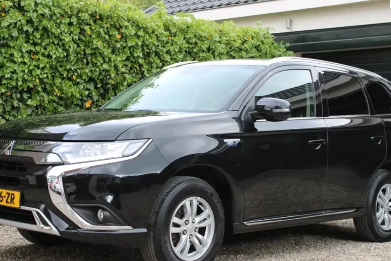 Mitsubishi Outlander (2021)