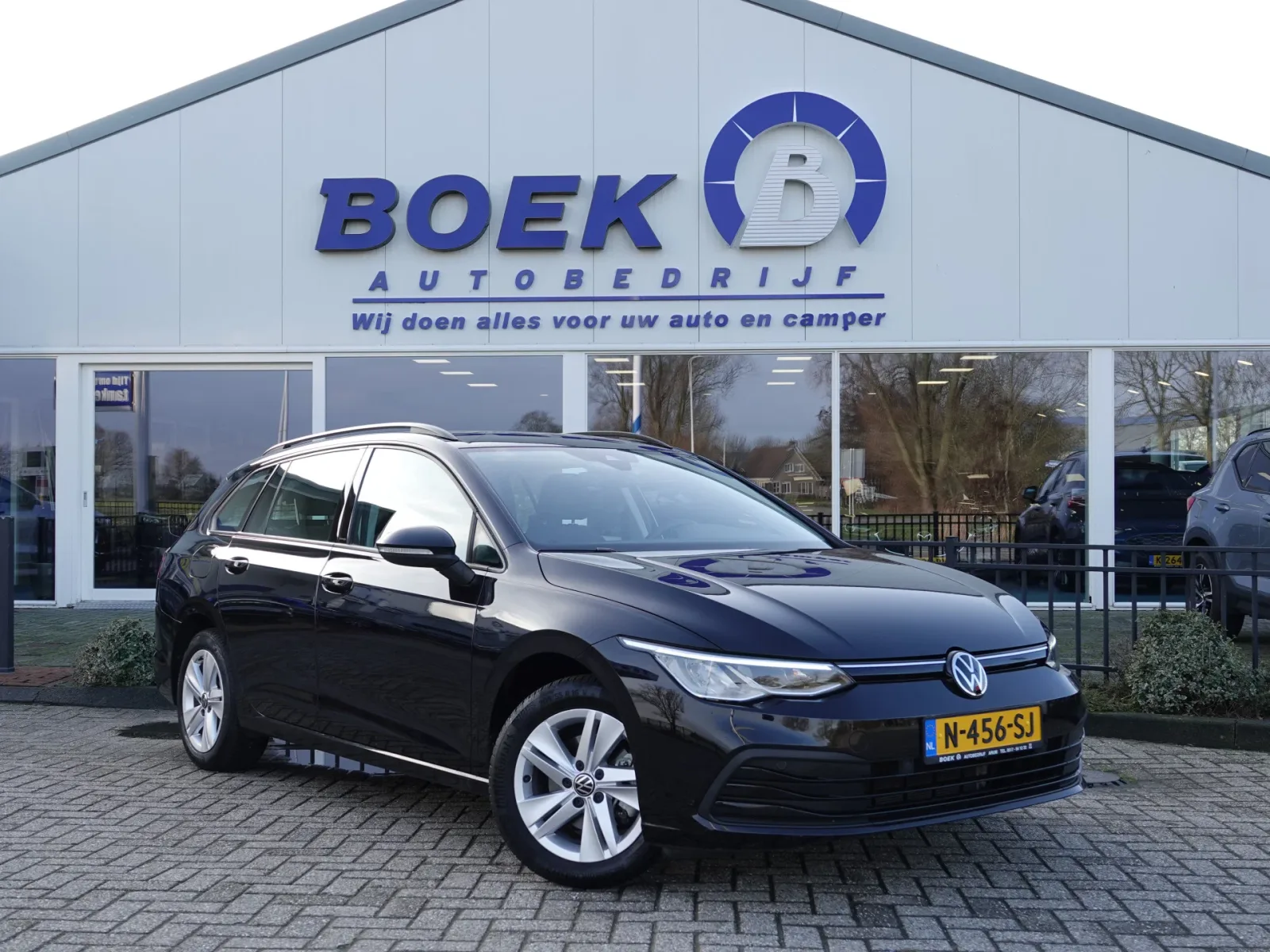 Volkswagen Golf (2022) — foto 1