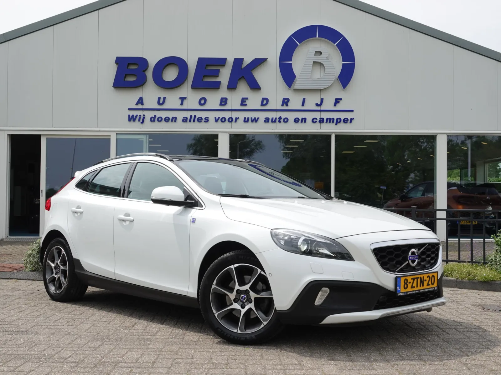 Volvo V40 (2015) — foto 1