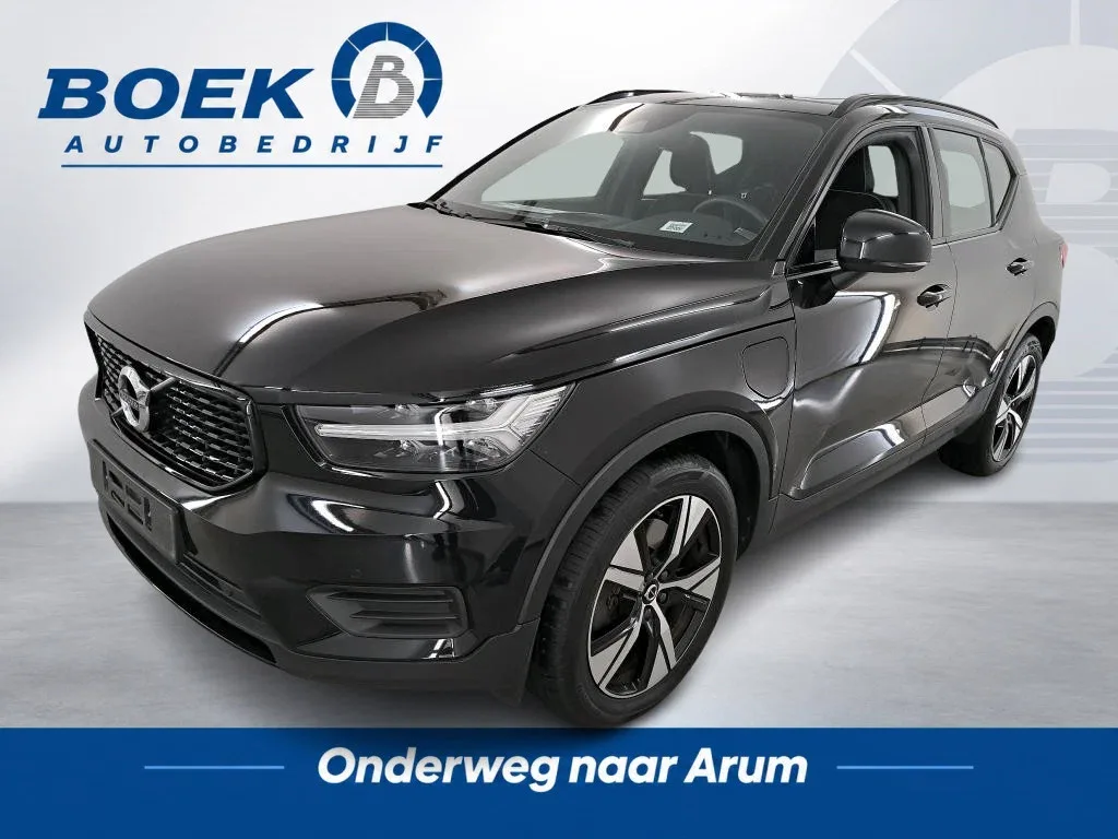 Volvo XC40 (2021) — foto 1