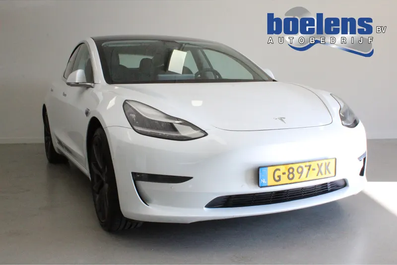 Tesla Model 3 (2019)