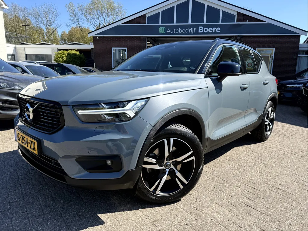 Volvo XC40 (2020) — foto 1