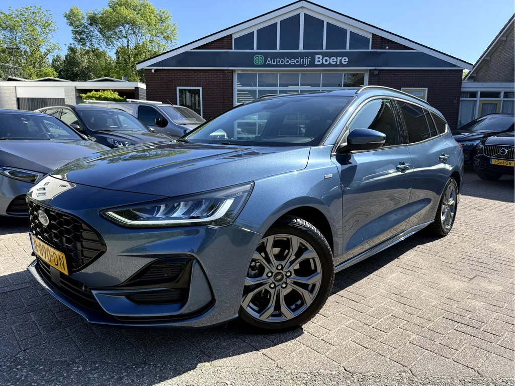 Ford Focus (2022) — foto 1