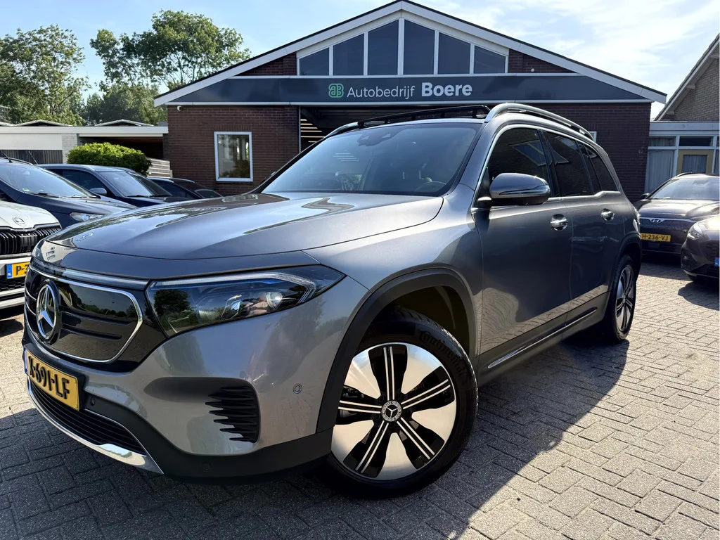 Mercedes-Benz EQB (2023) — foto 1