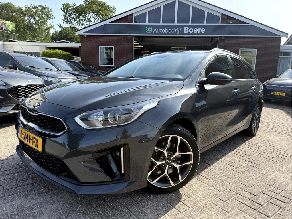 Kia Ceed Sportswagon (2021) — foto 1