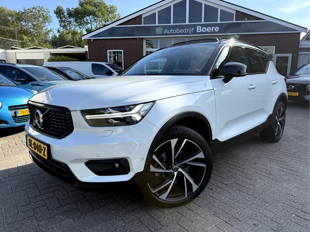 Volvo XC40 (2018) — foto 1