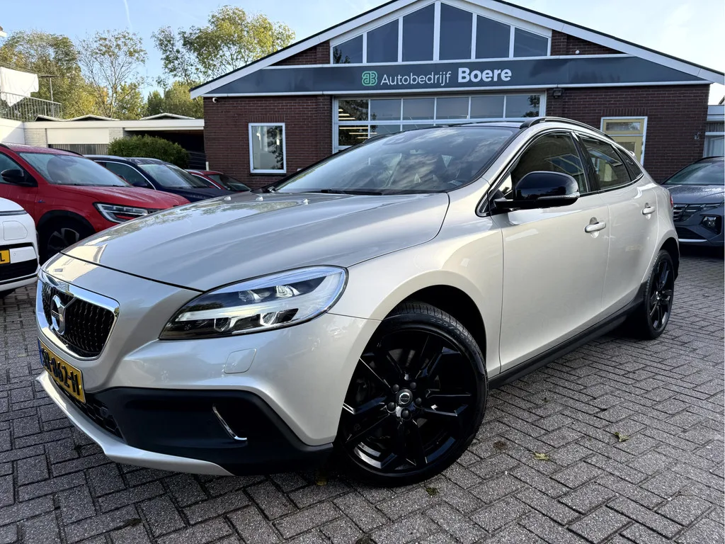 Volvo V40 Cross Country (2018) — foto 1