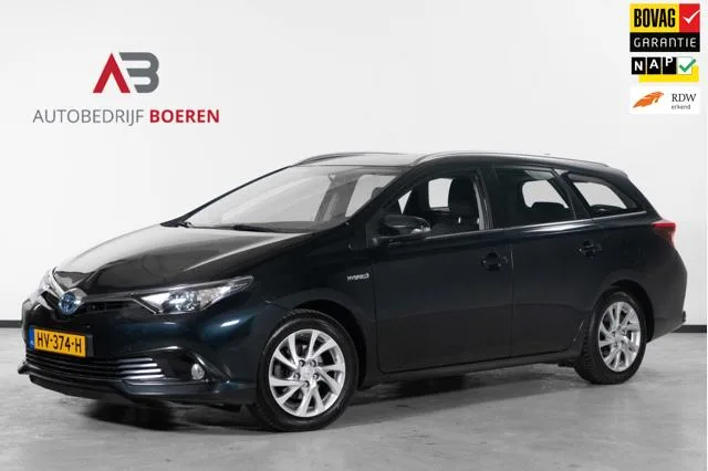 Toyota Auris (2015) — foto 1