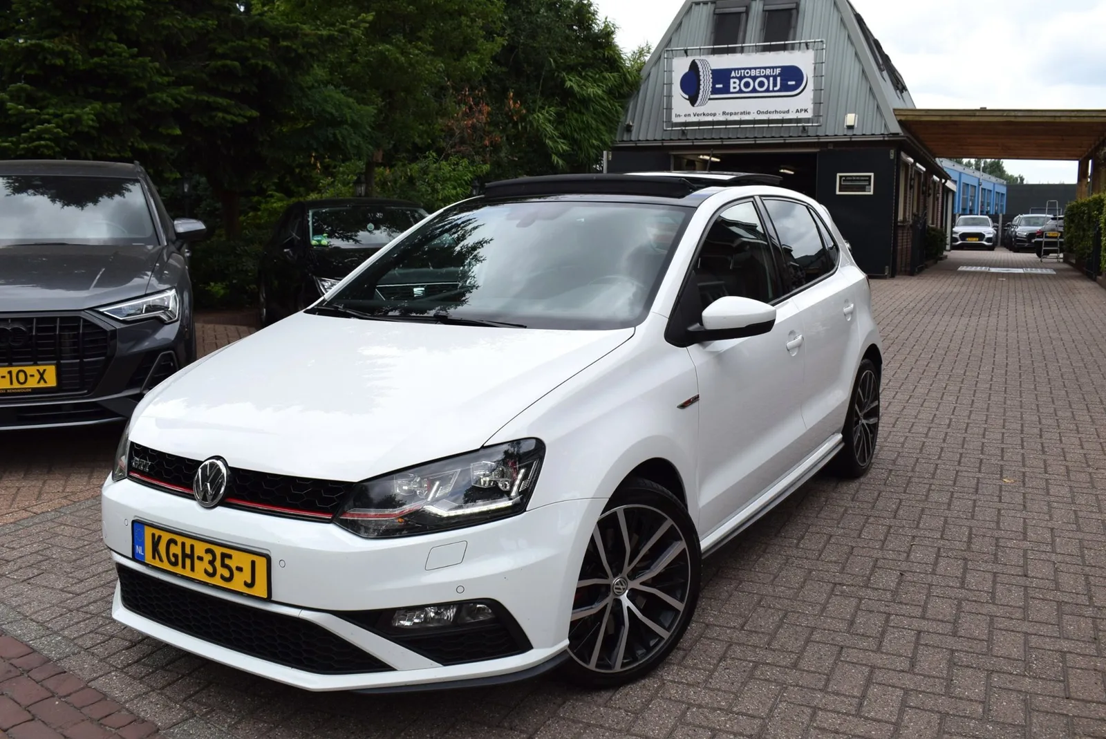 Volkswagen Polo (2015) — foto 1