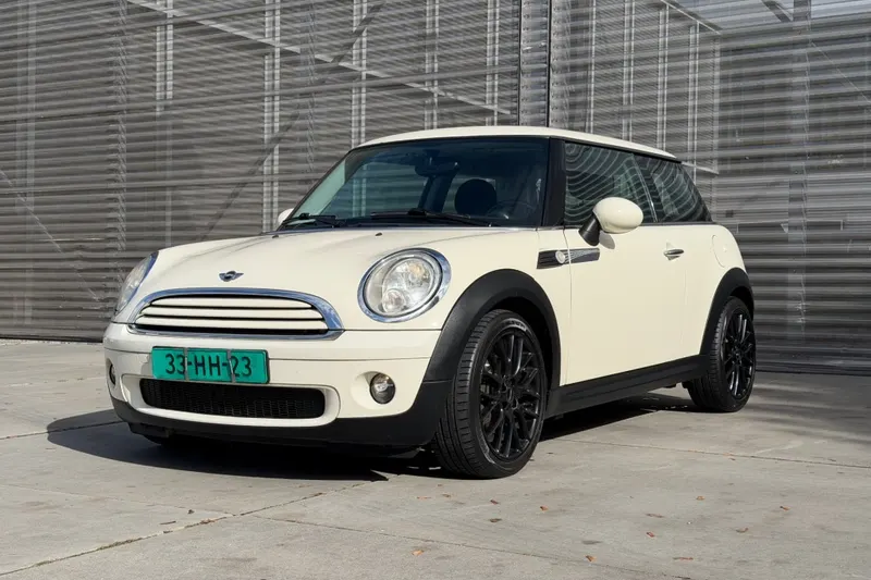 MINI One (2010)