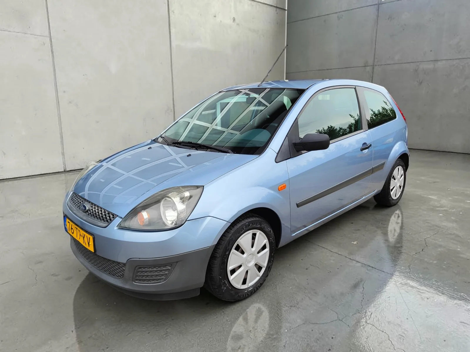 Ford Fiesta (2006) — foto 1