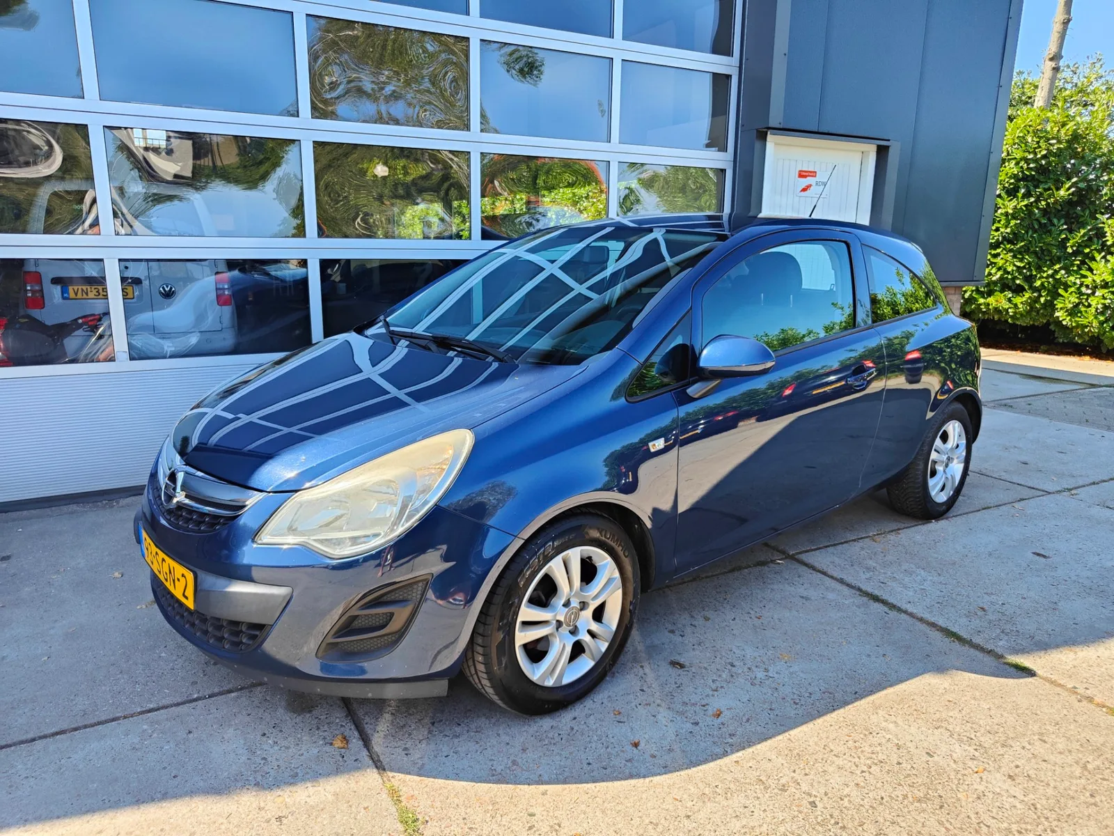 Opel Corsa (2011) — foto 1