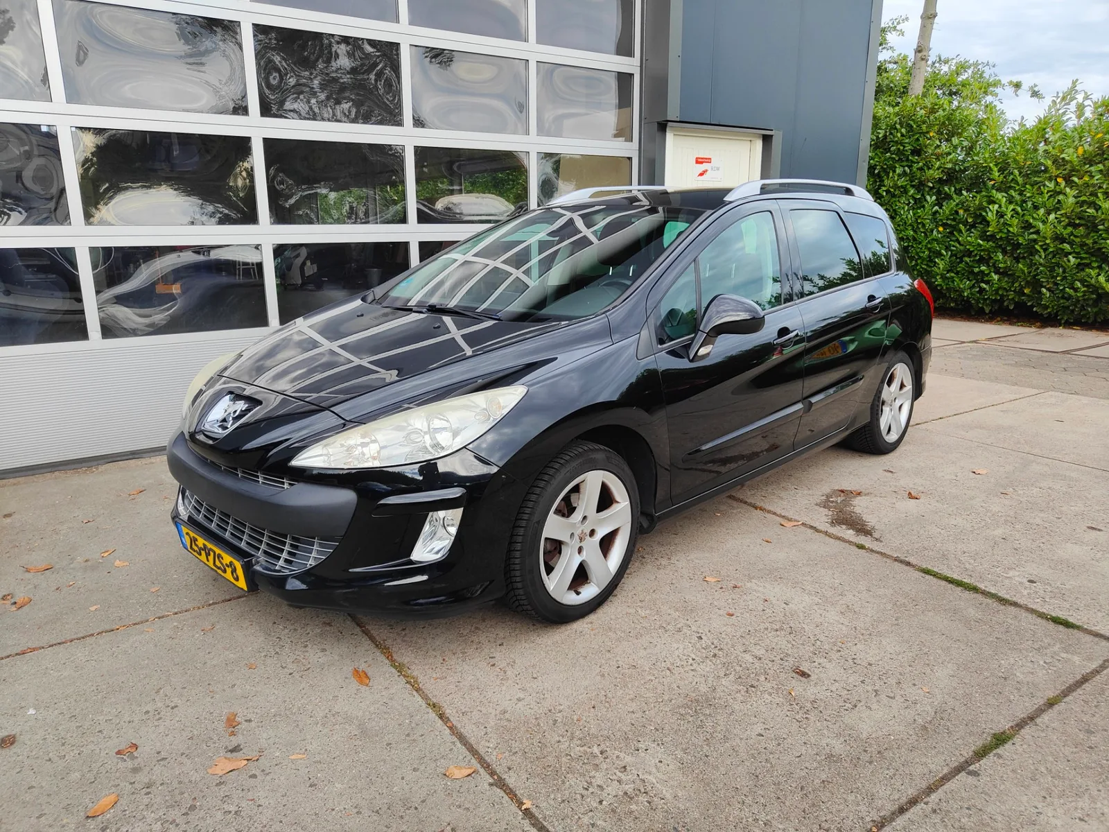 Peugeot 308 (2011) — foto 1