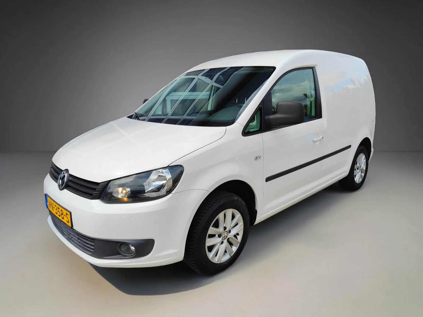 Volkswagen Caddy (2015) — foto 1