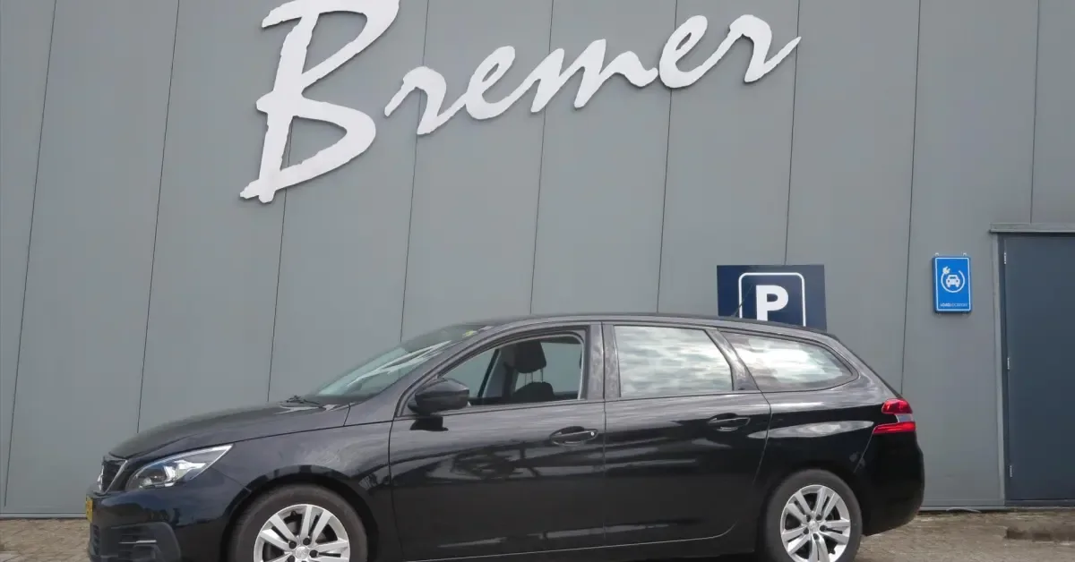 Peugeot 308 (2019) — foto 1