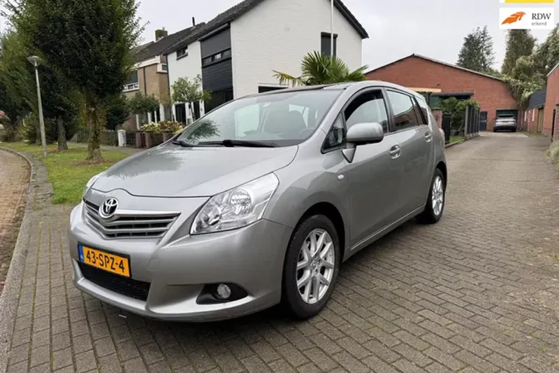 Toyota Verso (2011)