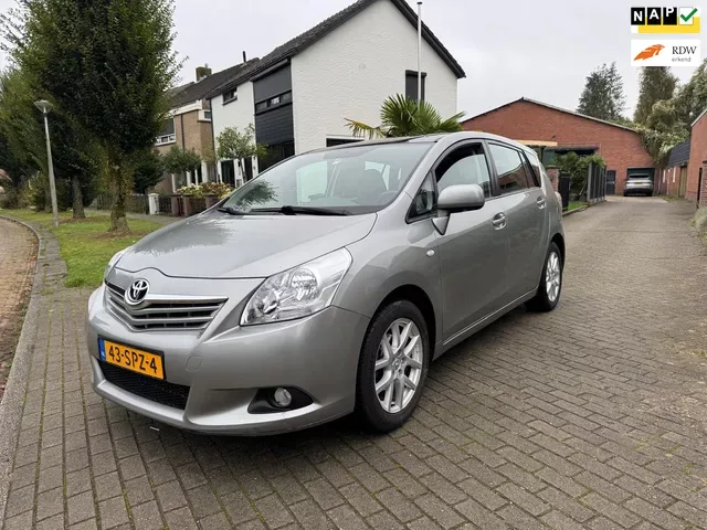 Toyota Verso (2011) — foto 1