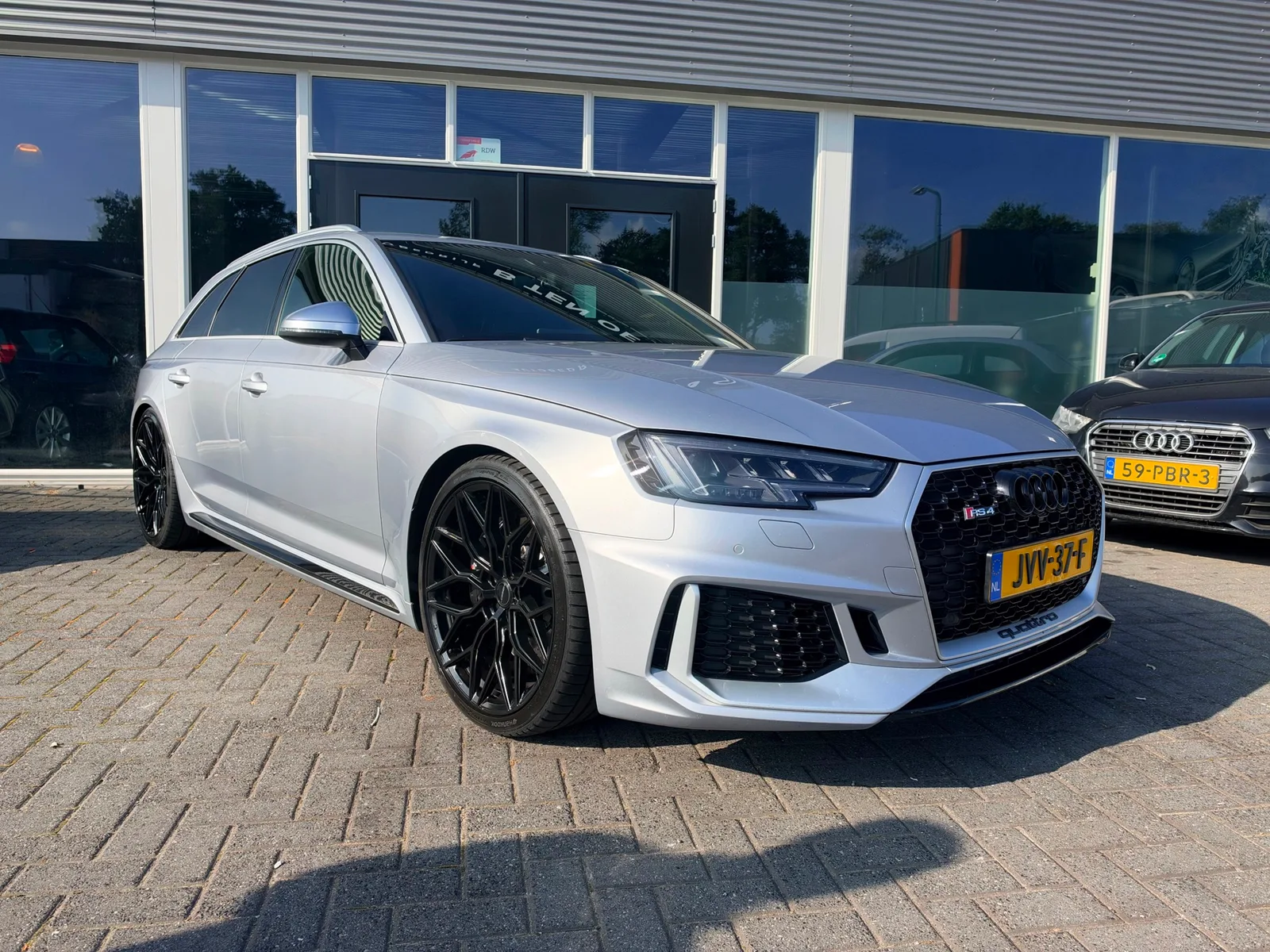 Audi RS 4 (2018) — foto 1