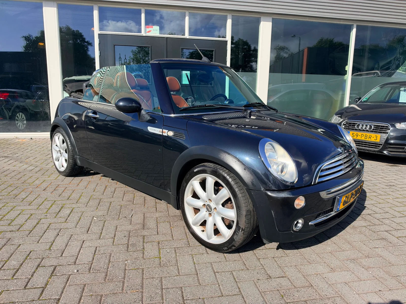 MINI Cabrio (2009) — foto 1