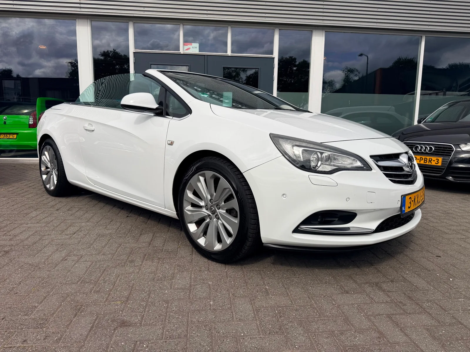 Opel Cascada (2013) — foto 1