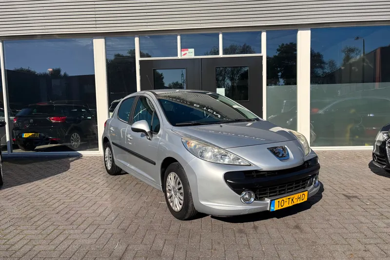 Peugeot 207 (2006)