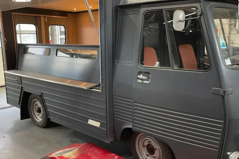 Peugeot J7 (1975)