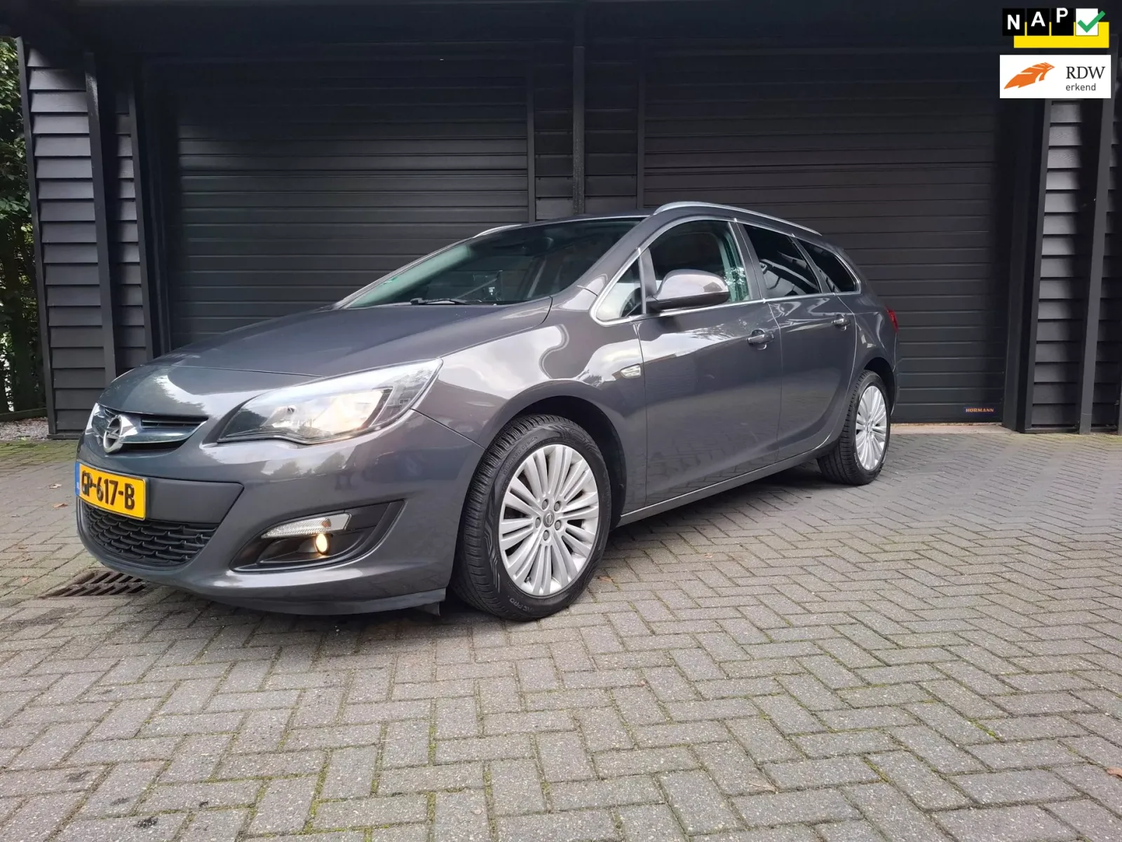 Opel Astra (2015) — foto 1