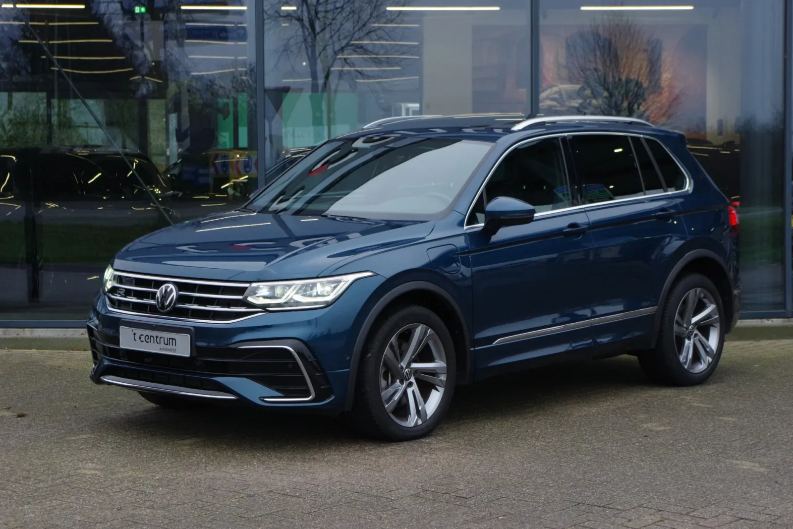 Volkswagen Tiguan (2021) — foto 1