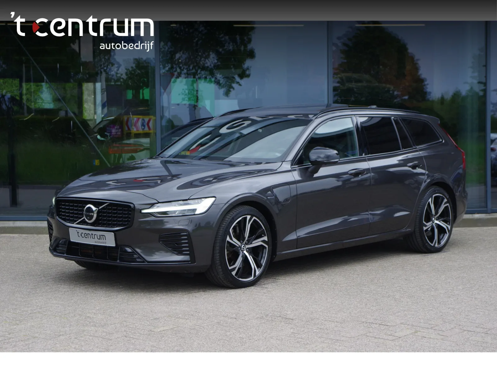 Volvo V60 (2023) — foto 1