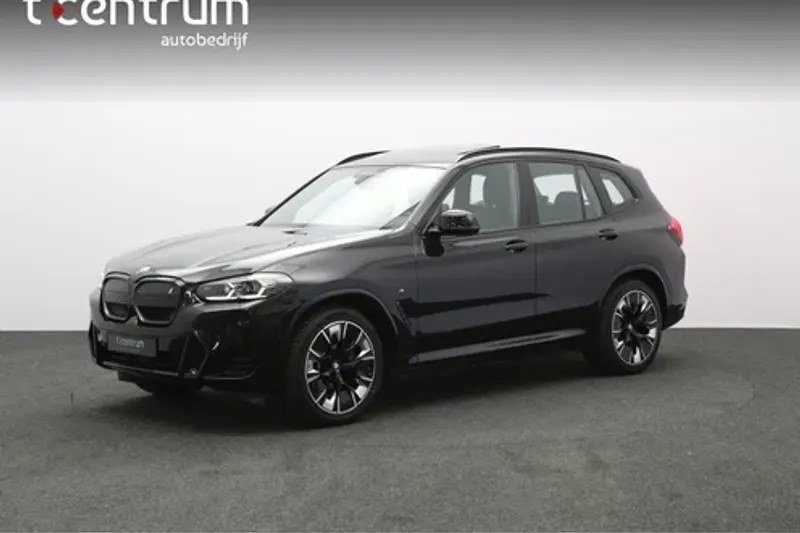 BMW iX3 (2023)