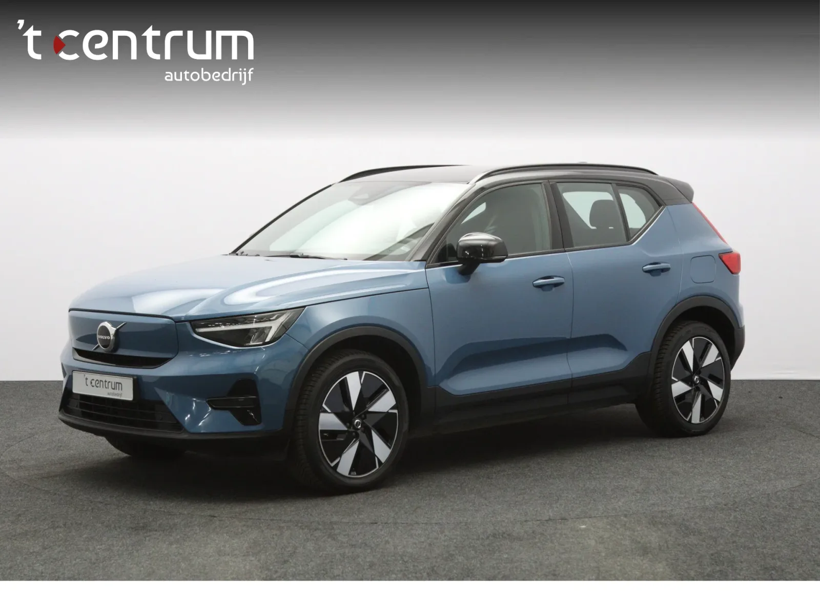 Volvo XC40 (2024) — foto 1