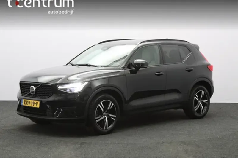 Volvo XC40 (2023)