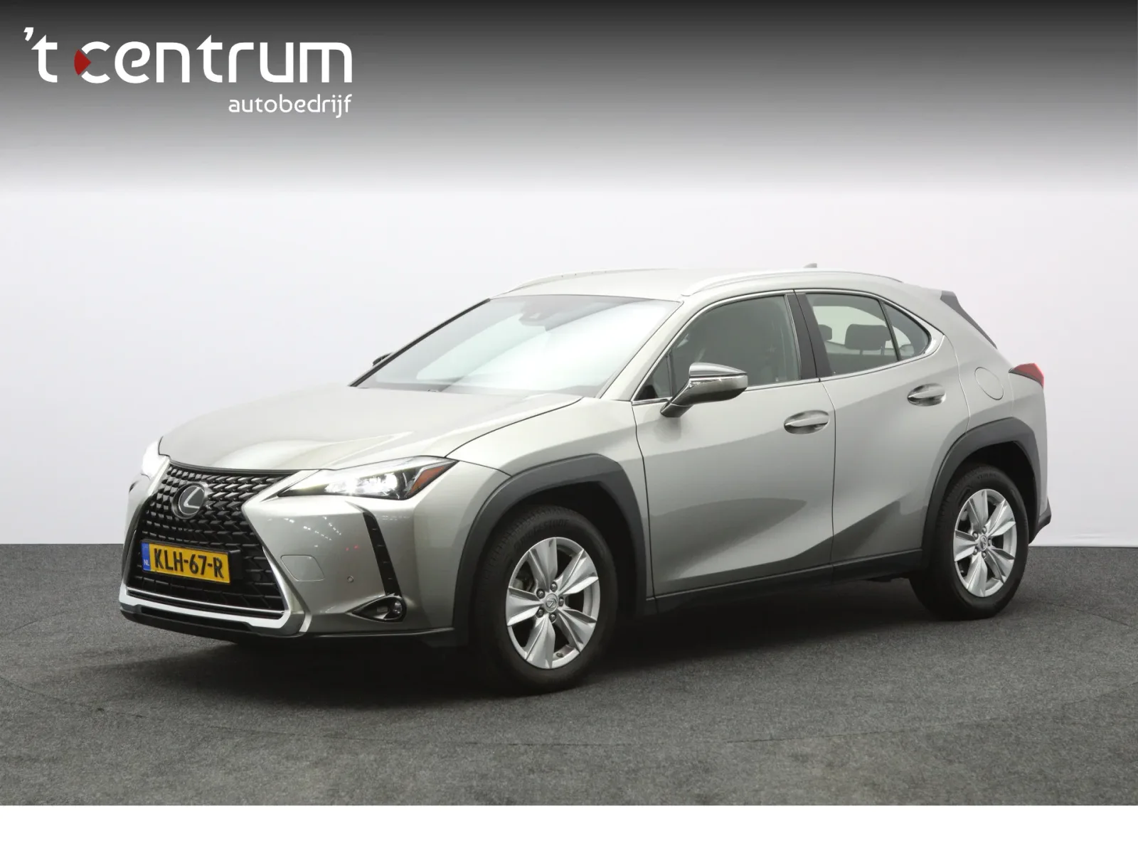 Lexus UX (2022) — foto 1