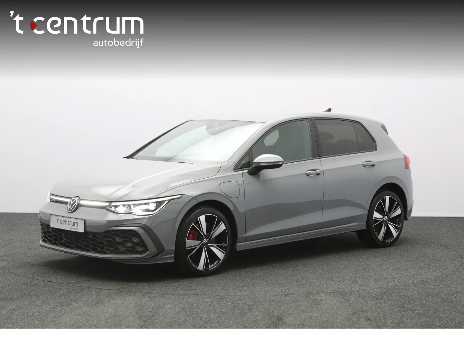 Volkswagen Golf (2022) — foto 1