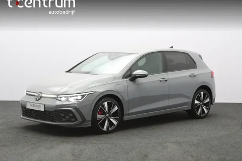 Volkswagen Golf (2022)