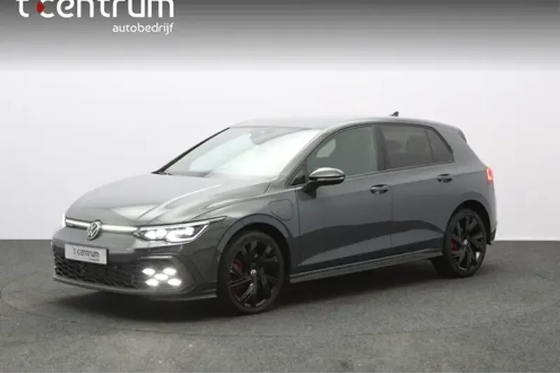 Volkswagen Golf (2022)