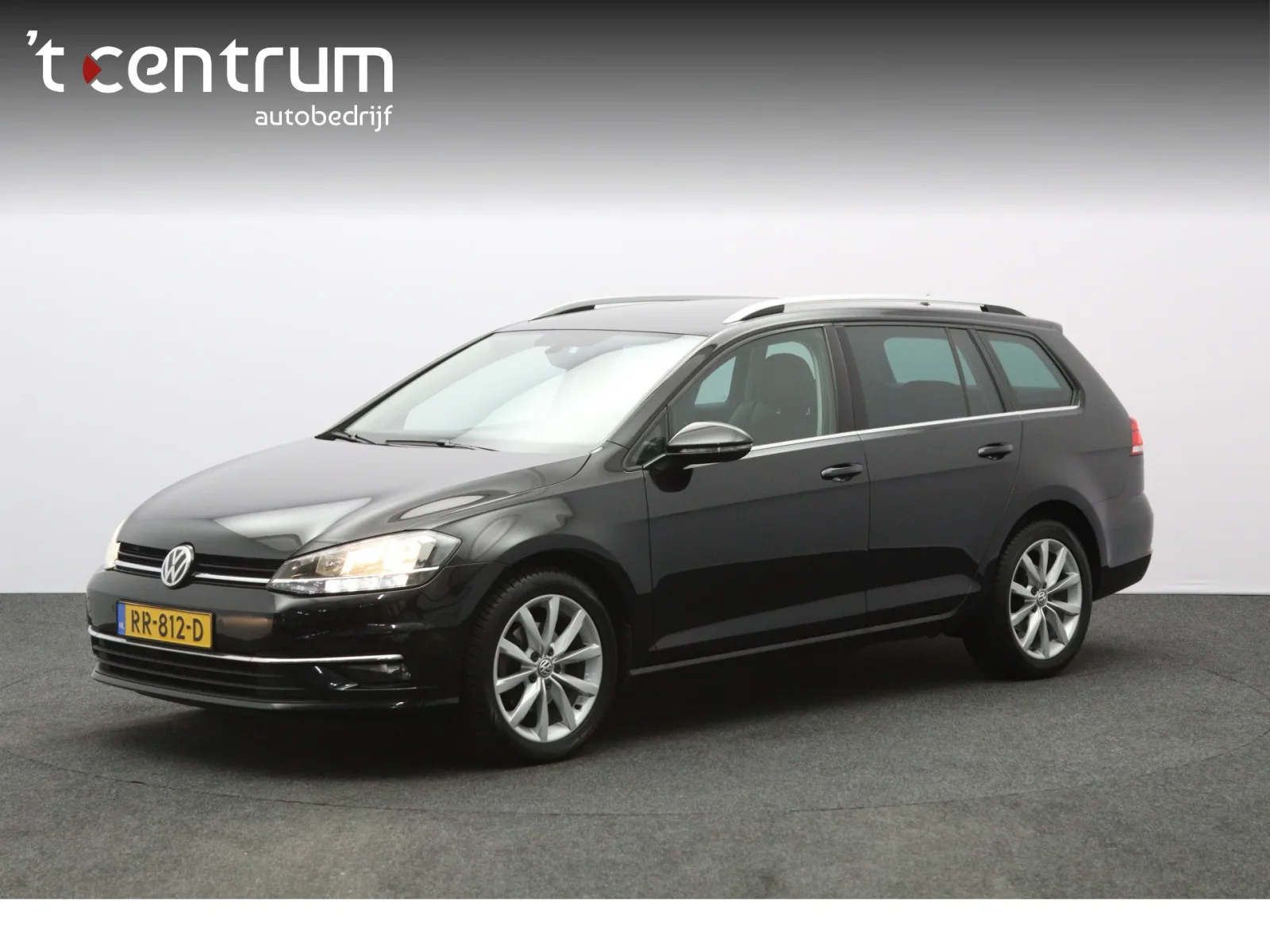 Volkswagen Golf (2018) — foto 1
