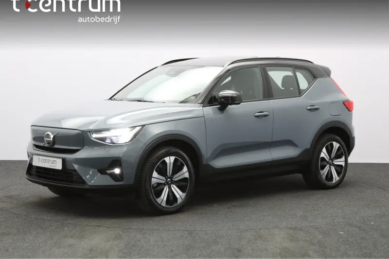 Volvo XC40 (2023)