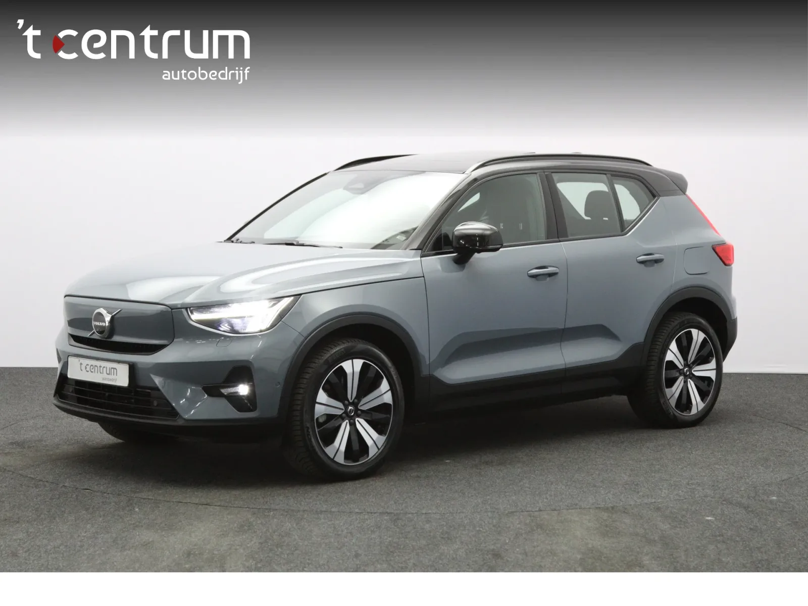 Volvo XC40 (2023) — foto 1