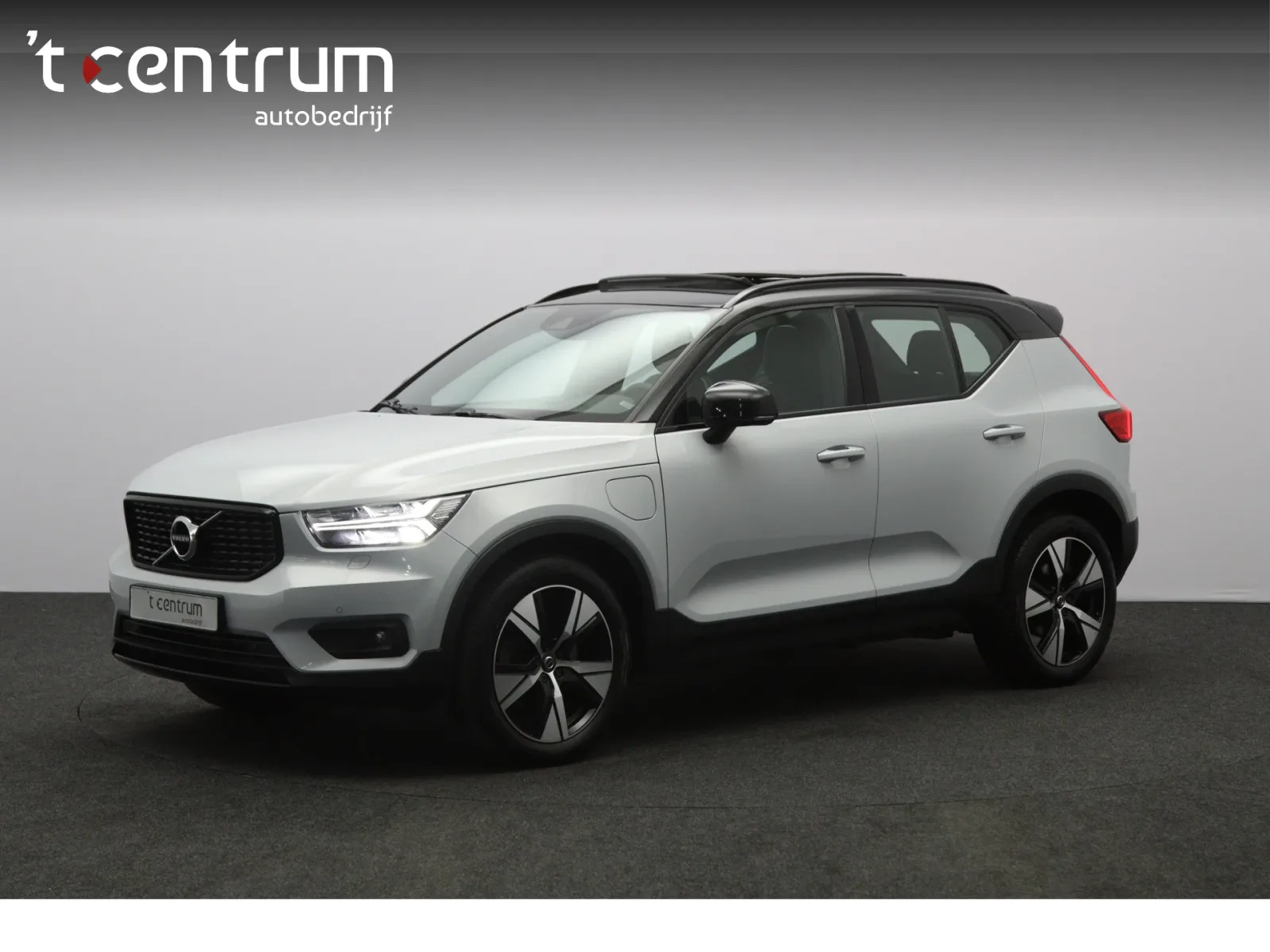 Volvo XC40 (2022) — foto 1