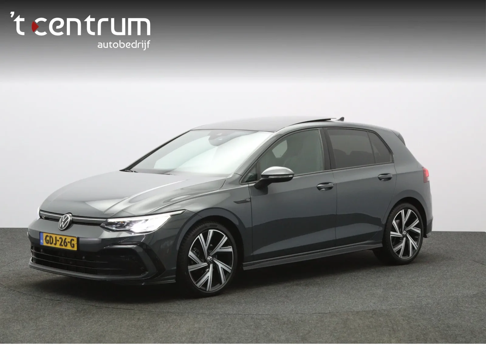 Volkswagen Golf (2023) — foto 1