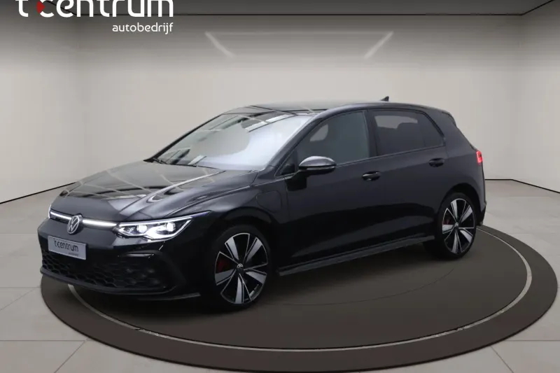 Volkswagen Golf (2022)