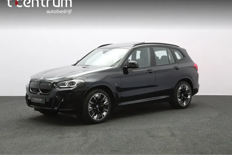 BMW iX3 (2023)