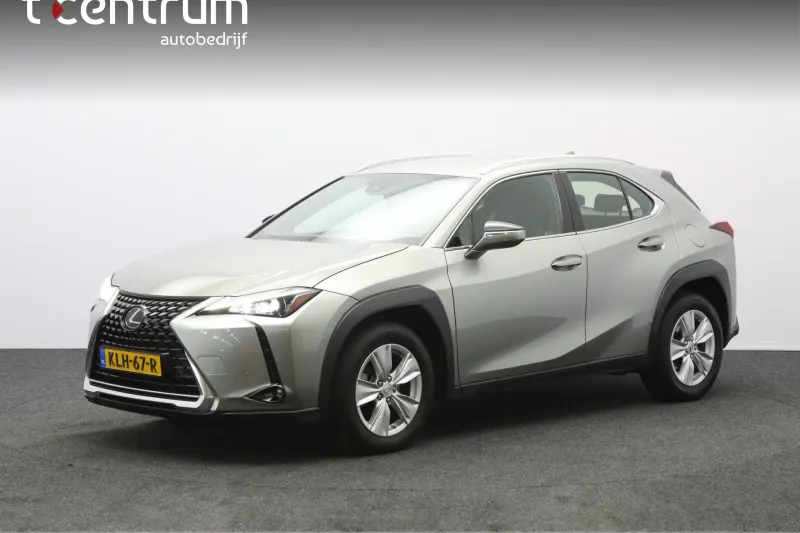 Lexus UX (2022)