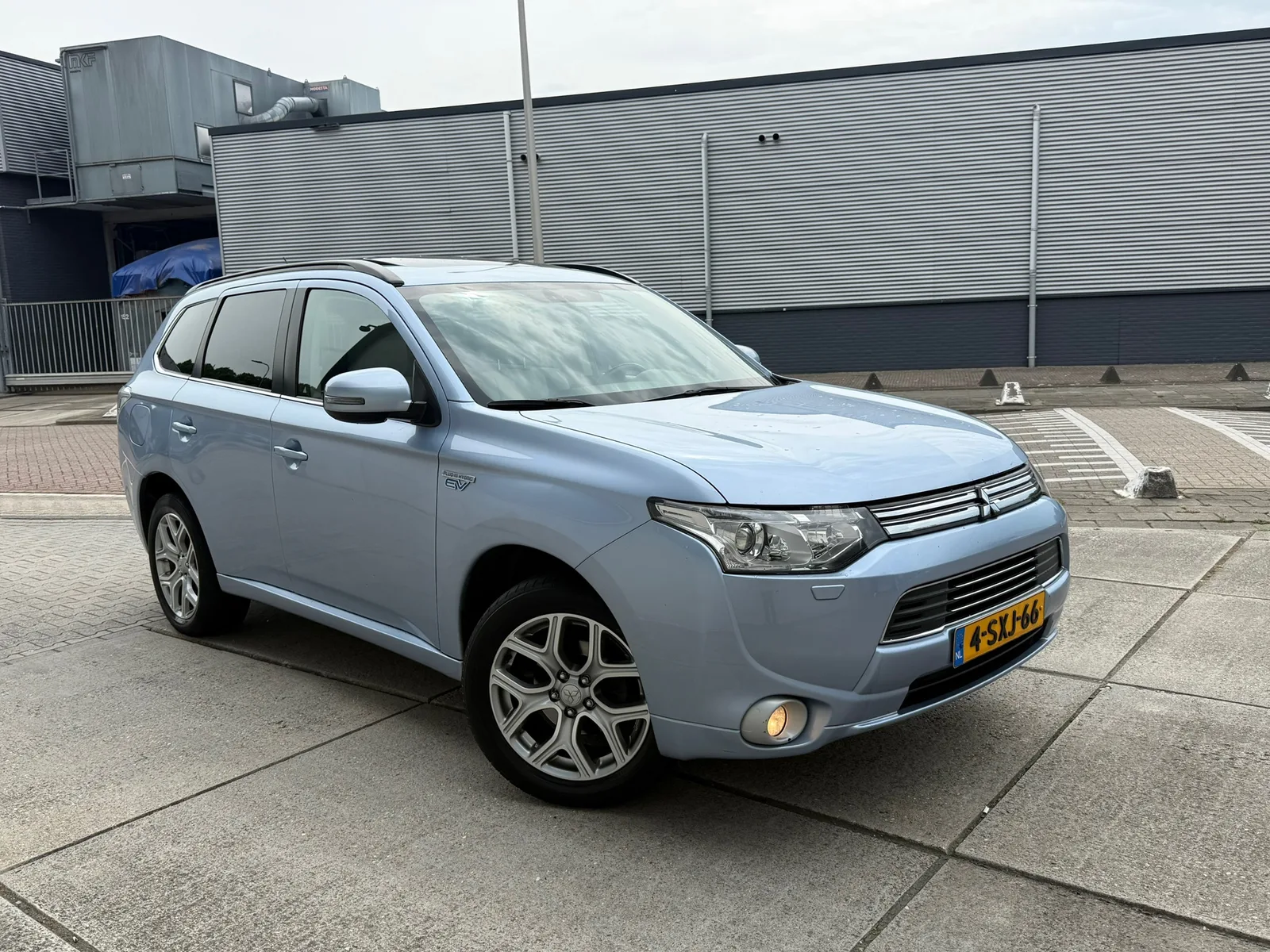 Mitsubishi Outlander (2013) — foto 1